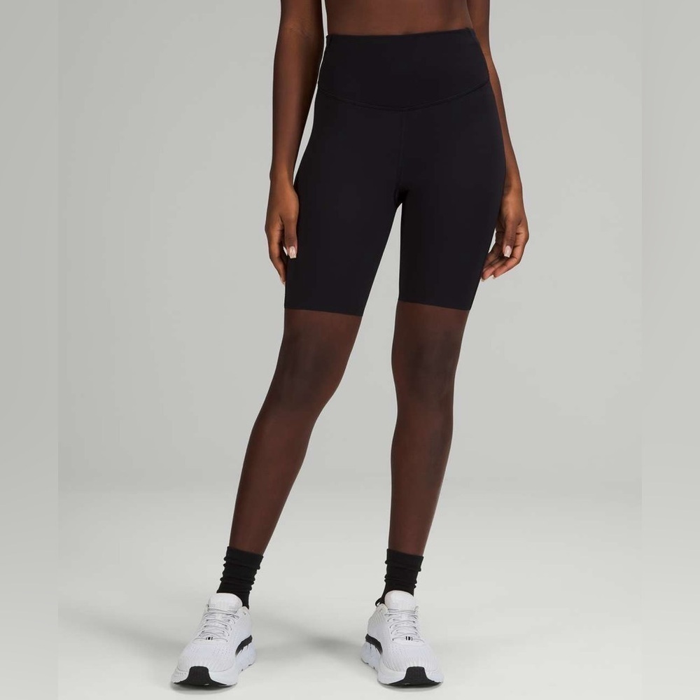 Lululemon Base Pace High-Rise Short 8" Black size 4 W7BQ9S